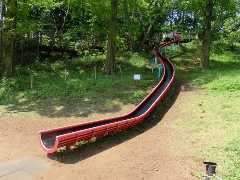 横浜 県立三ッ池公園 桜 プール 水遊び 長ロング滑り台がおすすめ 子供と公園遊び