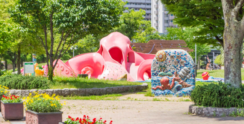 勝山公園 小倉城 は北九州有数の桜の名所 子供広場は遊具が豊富 イベントもいっぱいです 子供と公園遊び